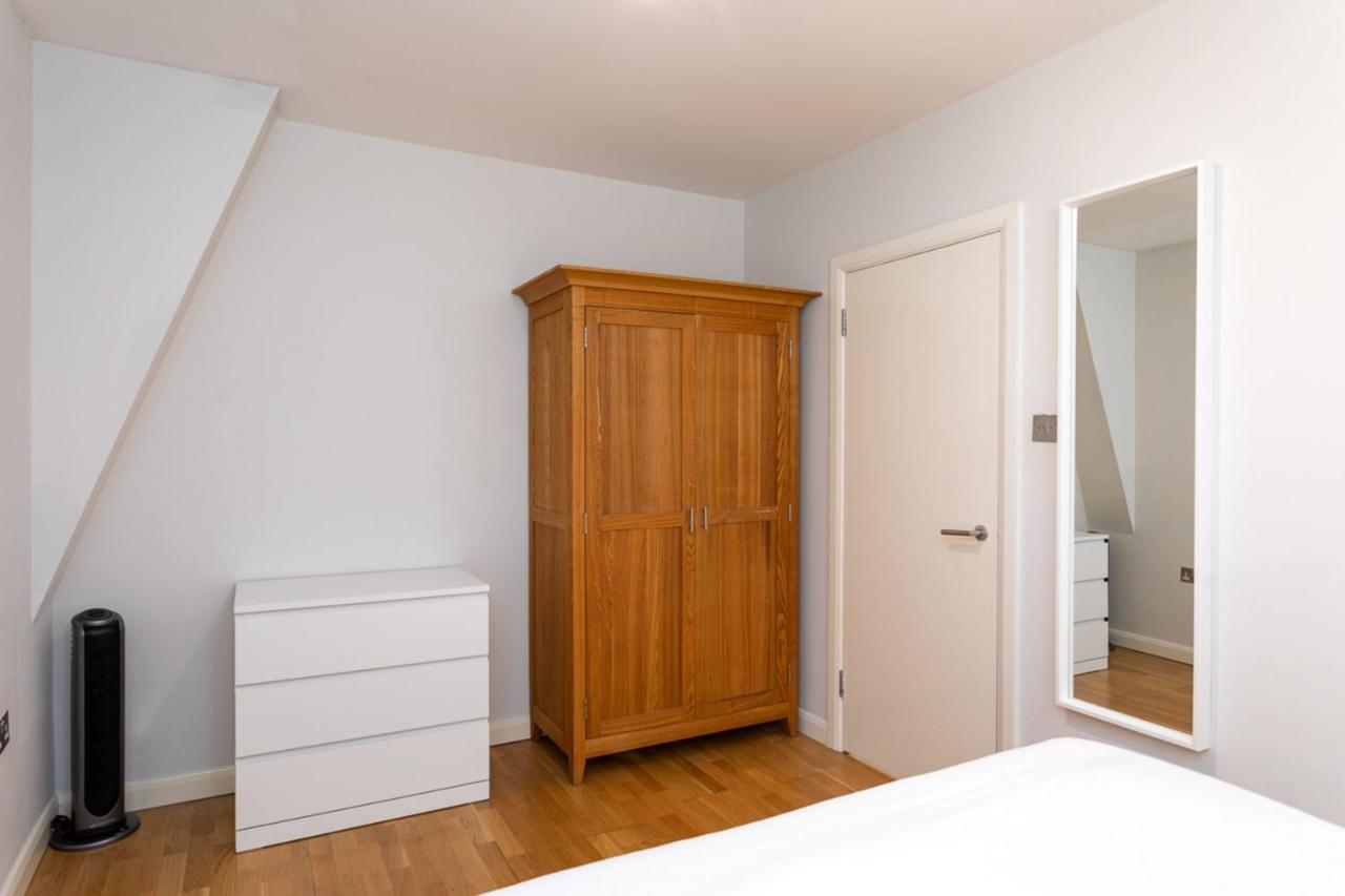 Groveland Court Apartment 1 ลอนดอน ภายนอก รูปภาพ