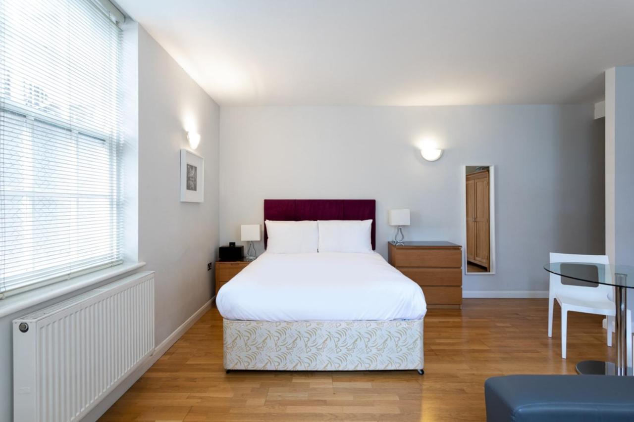 Groveland Court Apartment 1 ลอนดอน ภายนอก รูปภาพ