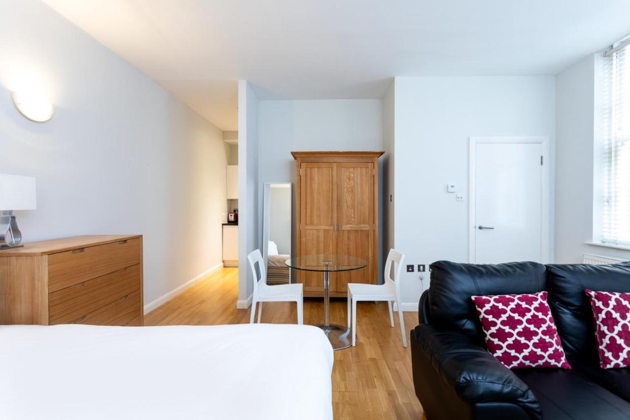Groveland Court Apartment 1 ลอนดอน ภายนอก รูปภาพ
