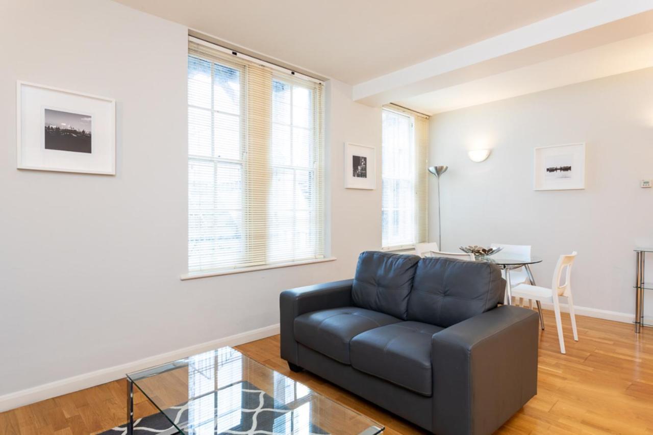 Groveland Court Apartment 1 ลอนดอน ภายนอก รูปภาพ