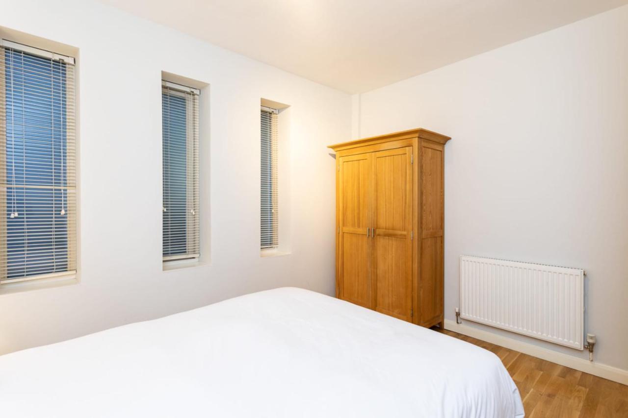 Groveland Court Apartment 1 ลอนดอน ภายนอก รูปภาพ