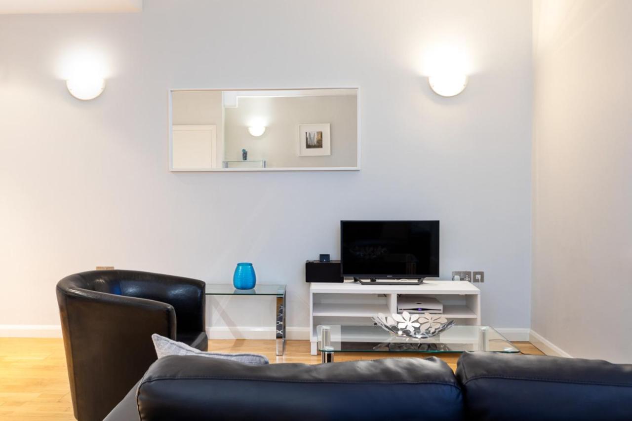 Groveland Court Apartment 1 ลอนดอน ภายนอก รูปภาพ