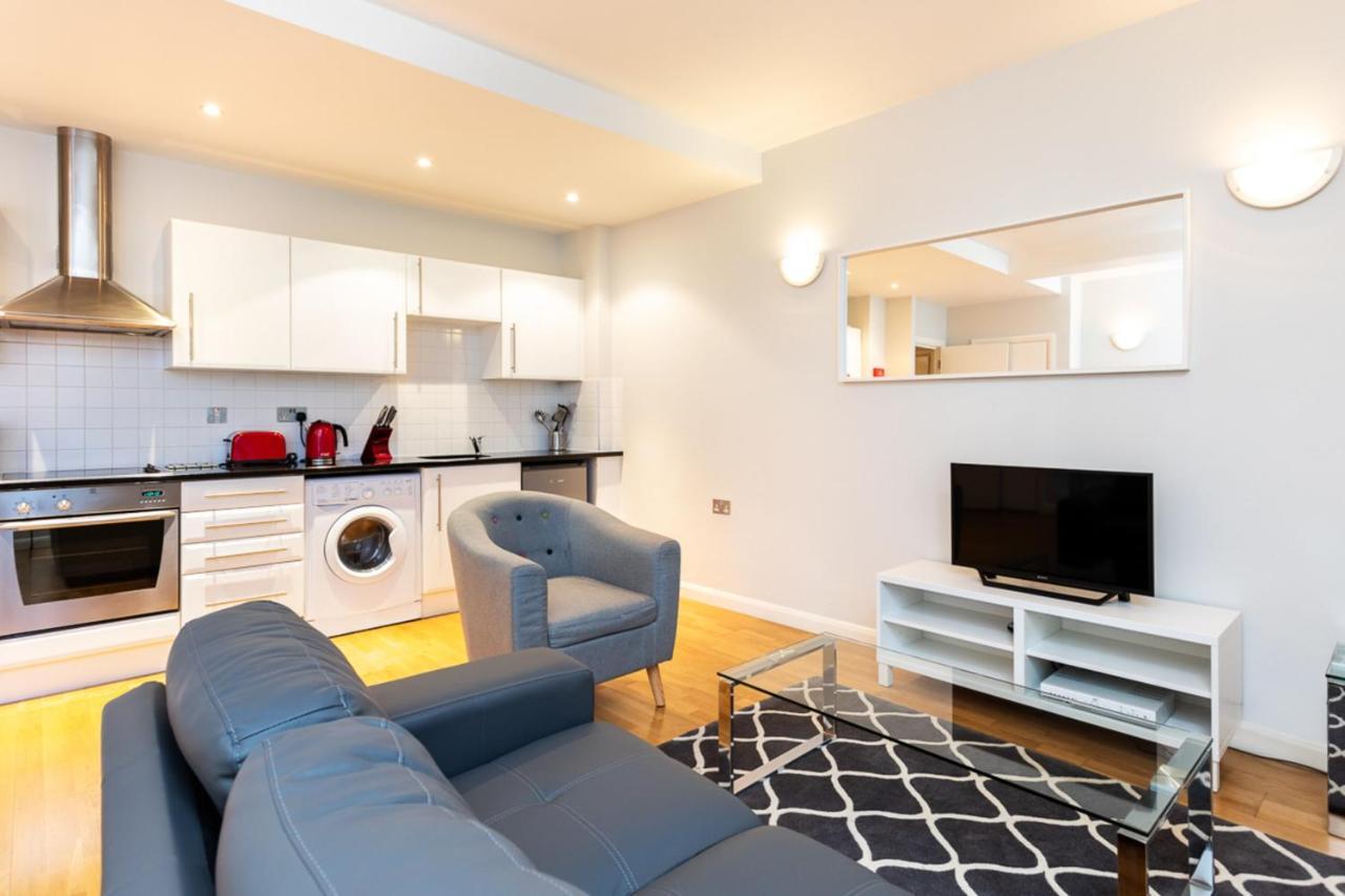 Groveland Court Apartment 1 ลอนดอน ภายนอก รูปภาพ