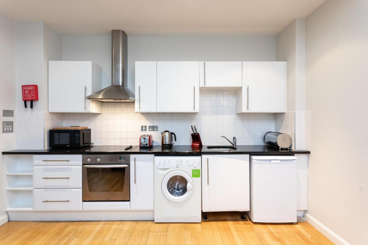 Groveland Court Apartment 1 ลอนดอน ภายนอก รูปภาพ