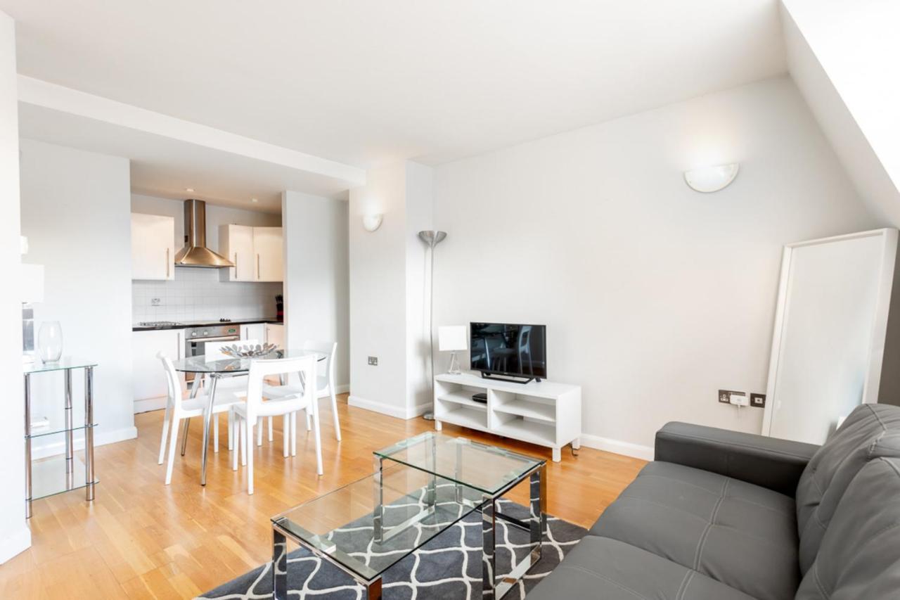 Groveland Court Apartment 1 ลอนดอน ภายนอก รูปภาพ