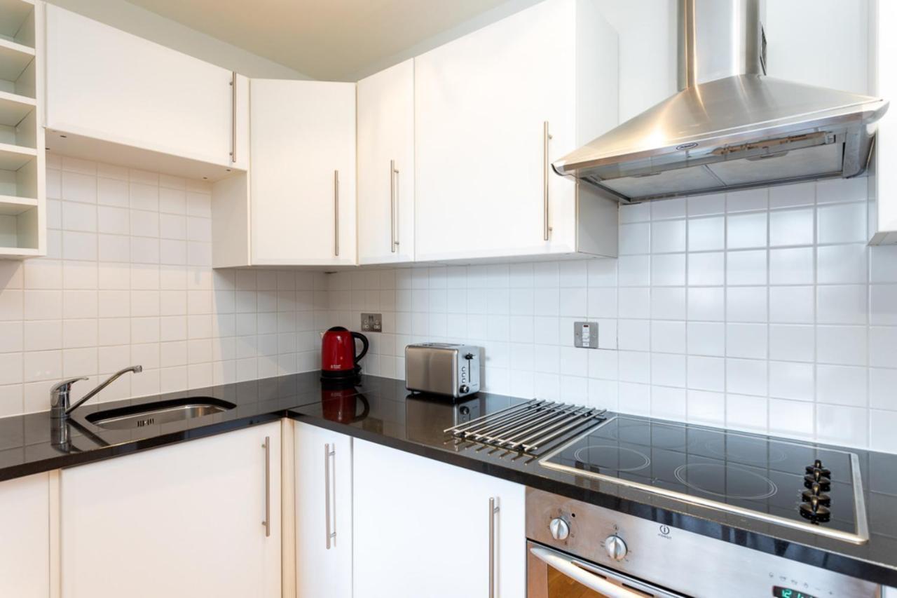 Groveland Court Apartment 1 ลอนดอน ภายนอก รูปภาพ